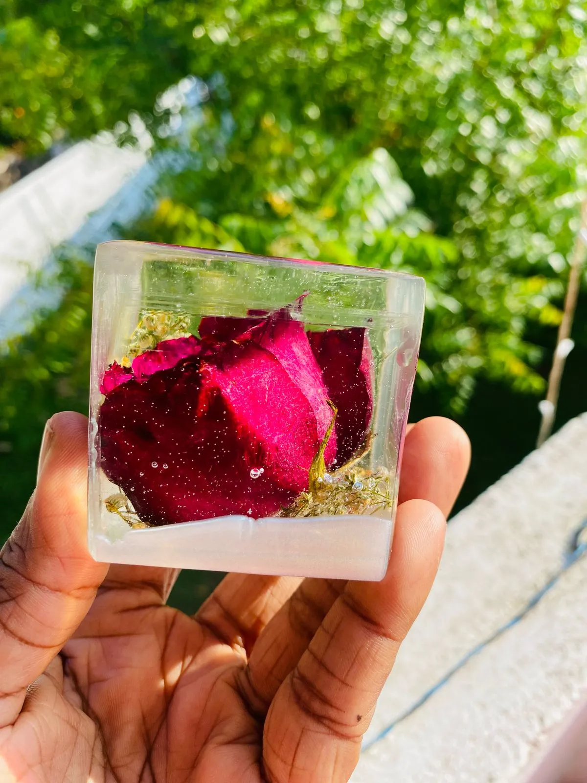 Resin flower cube